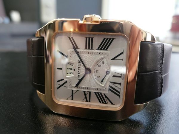 The luxury fake Santos De Cartier Santos-Dumont W2020067 watches are made from 18k rose gold.